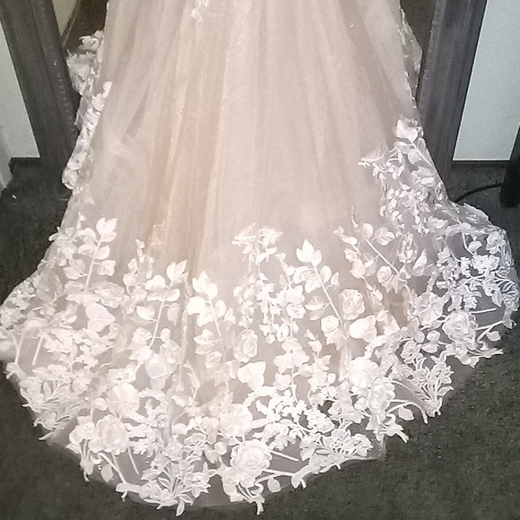 Milla Nova Wedding Gown - Picture 5 of 9